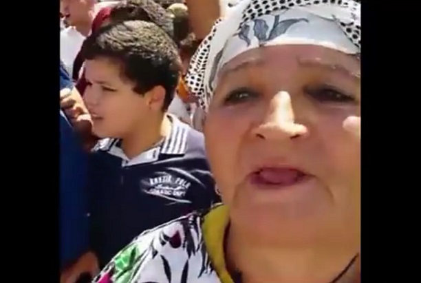 فيديو.. مشاركة في مسيرة الدار البيضاء تفضح مرشح البام بسيدي بنور ''ولد زروال''