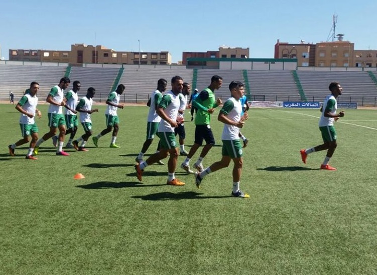 الدفاع الجديدي يحط الرحال بوجدة ويخصص 15 ألف درهم كمنحة للاعبيه لهزم النهضة البركانية