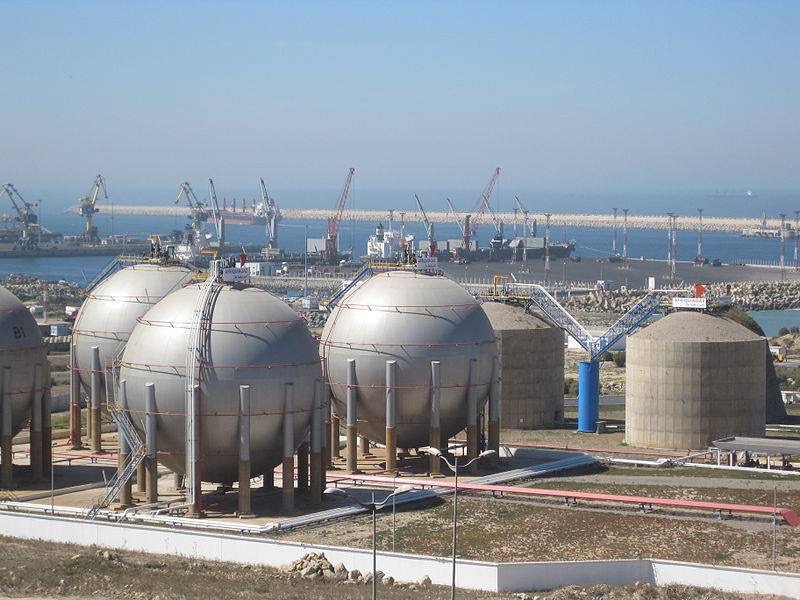 عناصر الدرك الملكي توقع بعصابة سرقة المحروقات البترولية بالجرف الأصفر