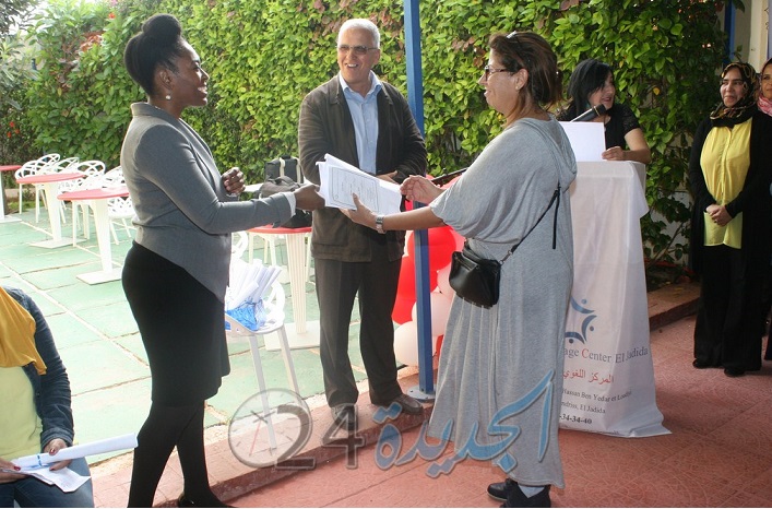 المركز اللغوي الأمريكي ينظم حفلا لتسليم شواهد اللغة الانجليزية لمدرسات مؤسسة الزيتونة بالجديدة