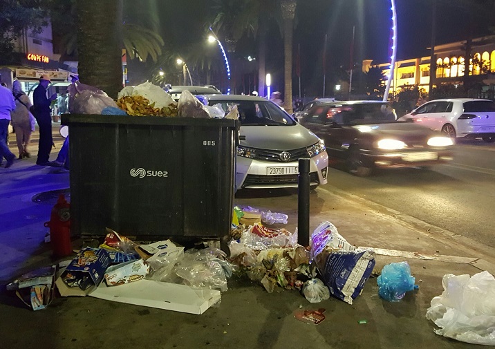 عاجل.. الجديدة مهدة بكارثة بيئية بعد رفض الشركة الجديدة للنظافة بدأ خدماتها