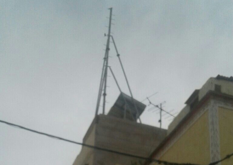 لاقط هوائي يثير غضب الساكنة بحي السعادة 3 بالجديدة