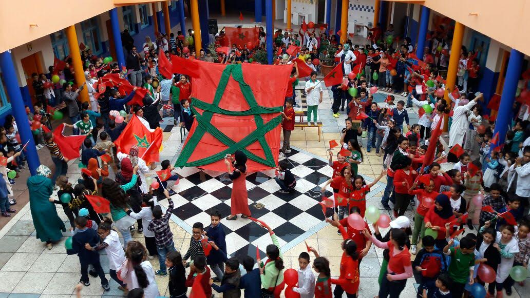 تلاميذ مدرسة إبن باديس بالجديدة يحتفلون بذكرى المسيرة الخضراء