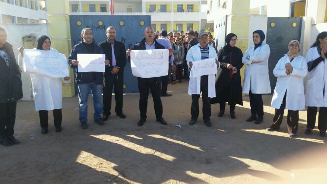 وقفة احتجاجية بمؤسستين تعليميتين بجماعة الحوزية احتجاجا على انعدام الأمن و رداءة الطريق