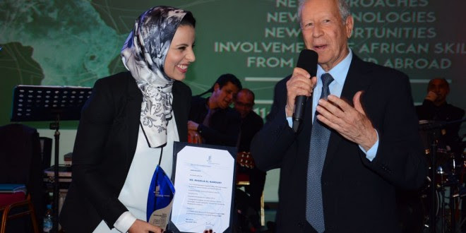 تتويج جديد للمخترعة الدكالية خديجة الكموني بقمة المناخ كوب 22 مراكش