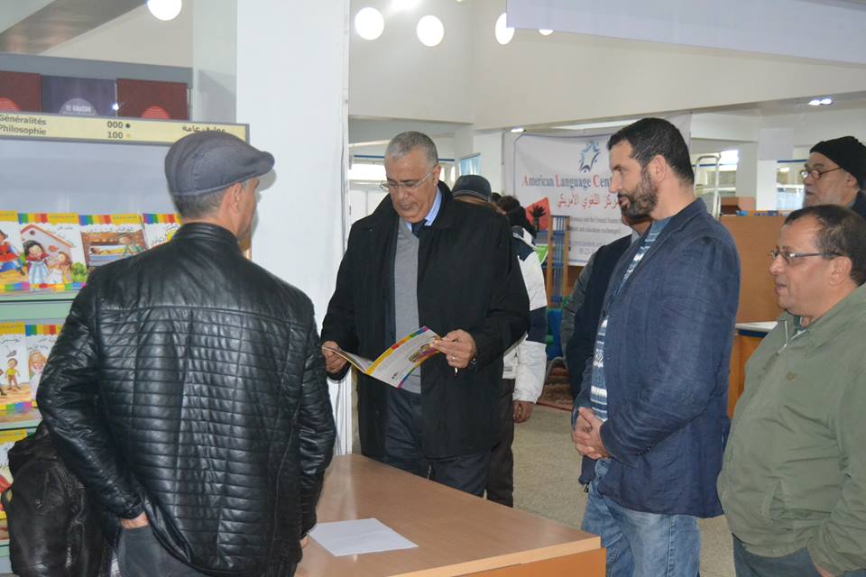 بالصور.. افتتاح معرض كتاب وصحافة الطفل بالجديدة بحضور عامل الاقليم