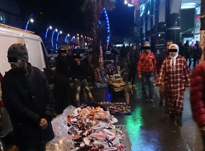 تجار قيساريات ساحة الحنصالي بالجديدة يحتجون ضد انتشار ظاهرة الفراشة