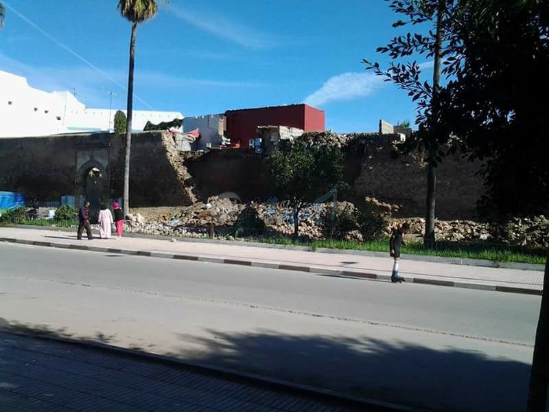 انهيار جزء كبير من السور التاريخي لمدينة آزمور العتيقة