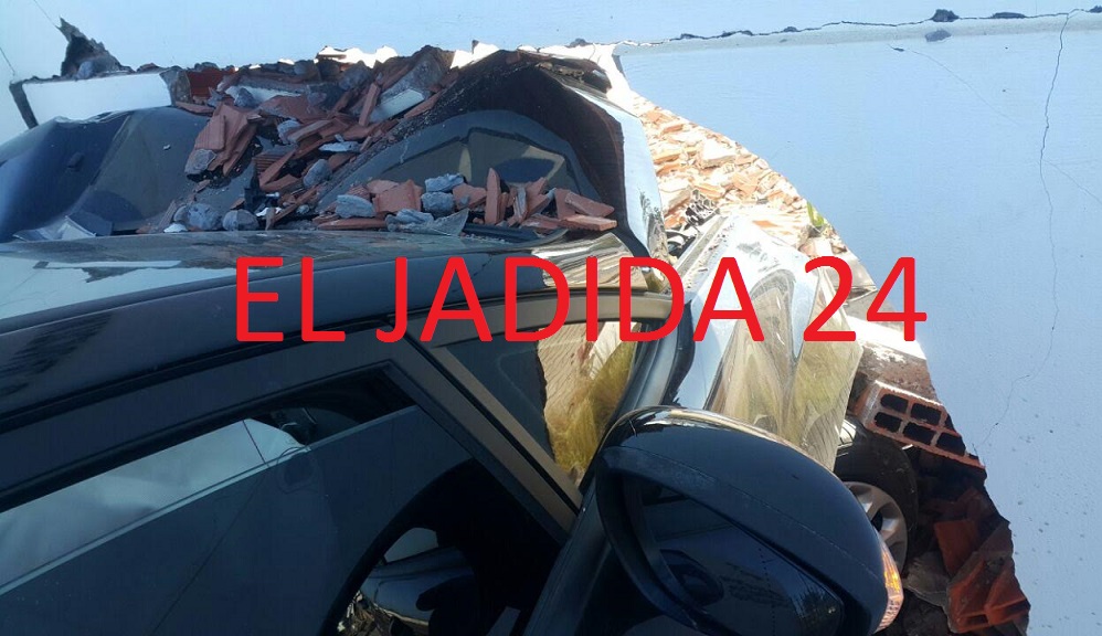 بالصور.. شابة تصطدم بسيارتها بمقر الحريسة الجهوية بالجديدة وتهدم جزءا من السور