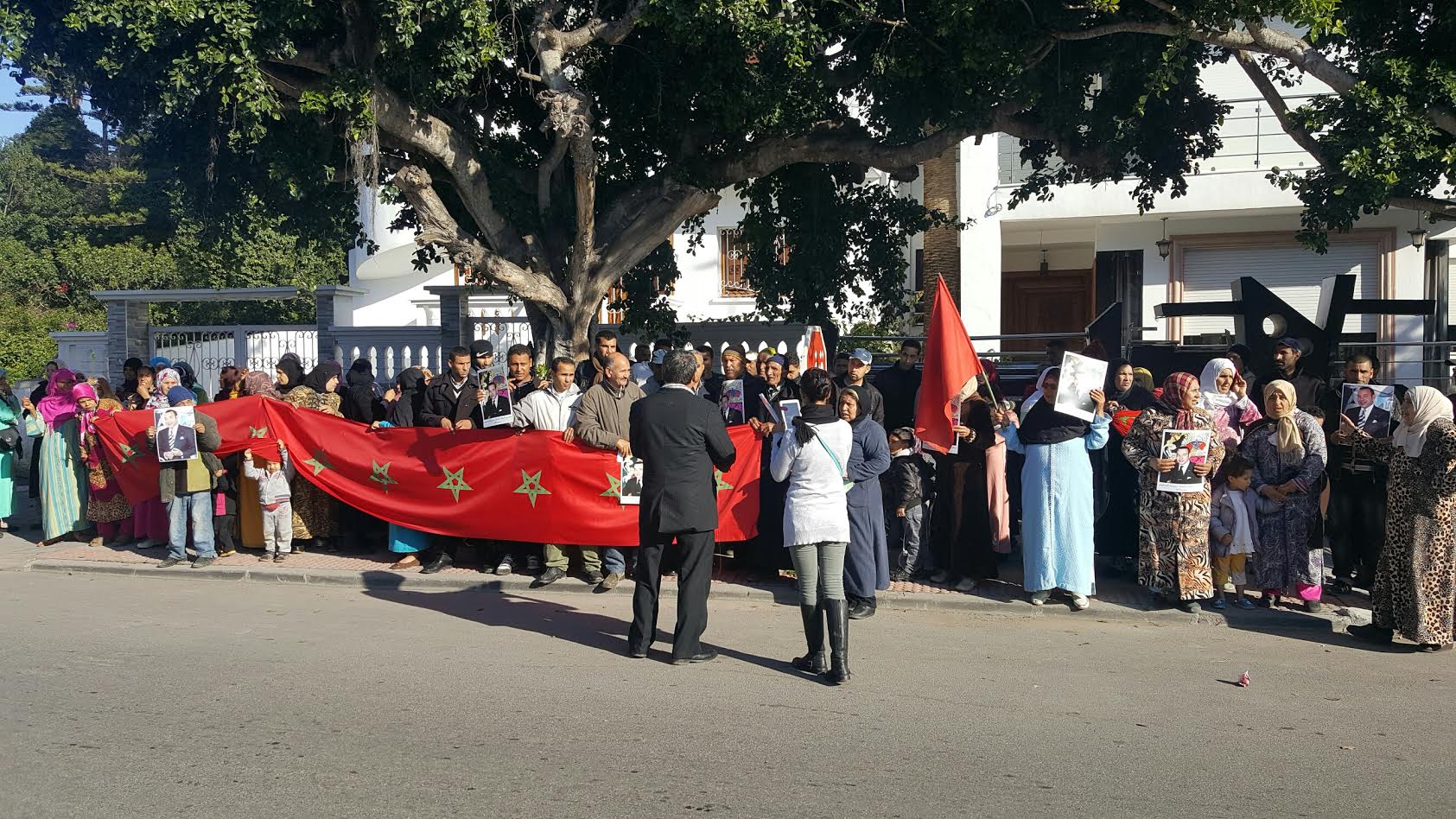 تنظيم وقفة احتجاجية بالجديدة للمطالبة بفتح تحقيق في 'استغلال النفوذ والثراء غير المشروع' لعون سلطة