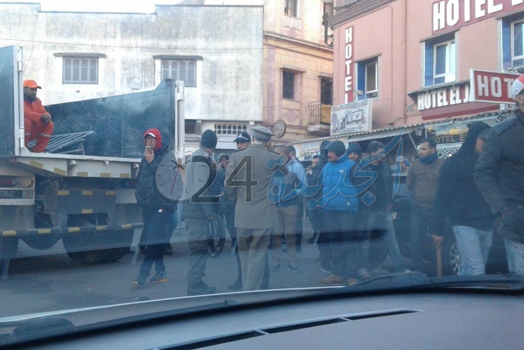 بالصور.. استنفار أمني كبير وحجز مئات العربات المتجولة في أكبر حملة لتحرير الملك العمومي بالجديدة