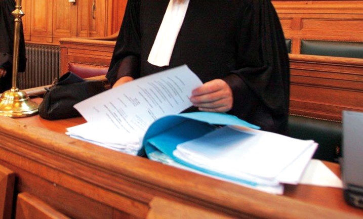 الاستماع الى محامي ومتابعة طبيبة وعدة أشخاص في ملف حادثة سير وهمية بالجديدة