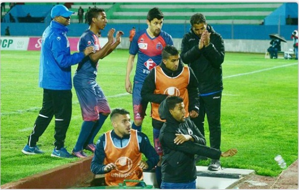 وسائل الاعلام الوطنية تندد بسلوكات بعض لاعبي آسفي بملعب العبدي بالجديدة