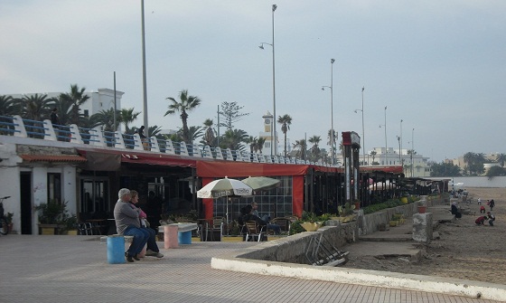 المتهمون في ملف 'تفويت المقاهي الشاطئية' يطالبون المحكمة بالاستماع إلى عامل الجديدة الأسبق