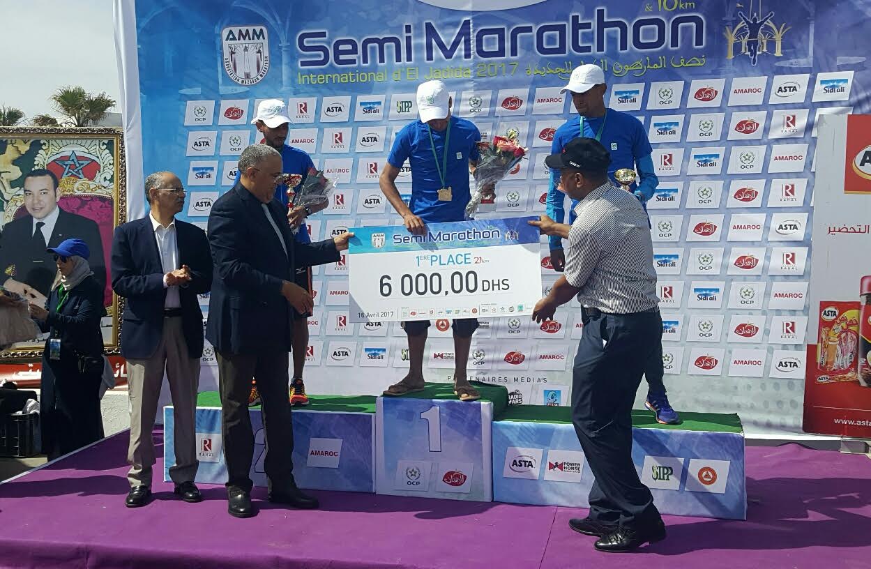 بالصور.. العدائون المغاربة يسيطرون على النسخة الرابعة لنصف الماراطون الدولي للجديدة