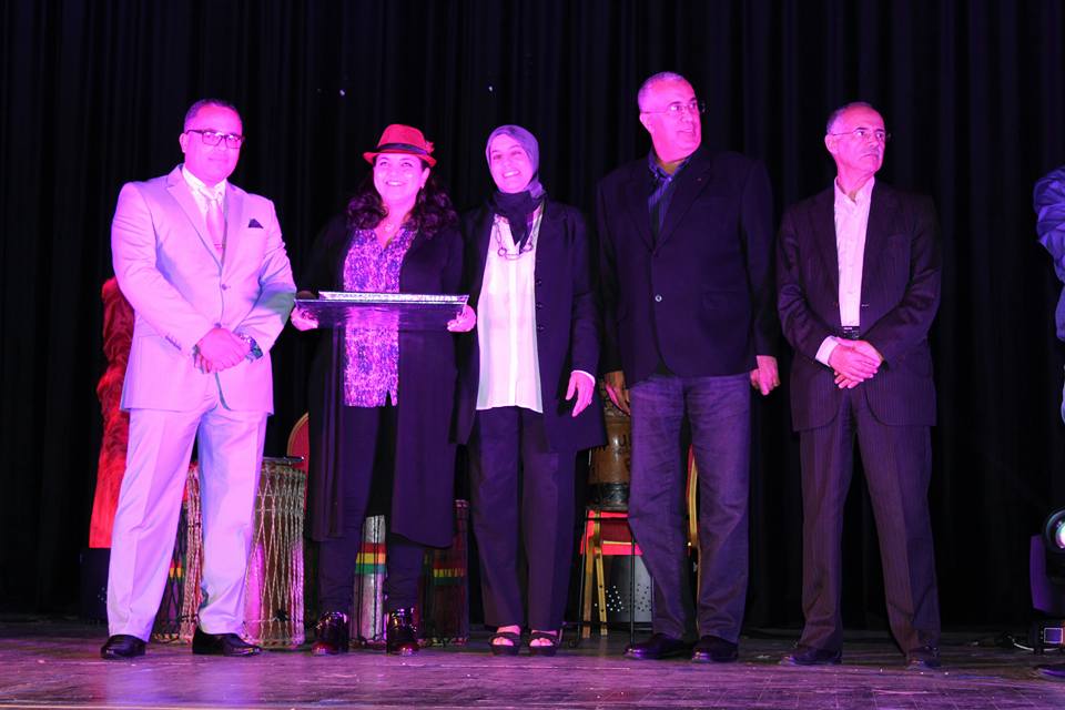 بالصور.. افتتاح الدورة العاشرة لمهرجان الضحك بالجديدة بتكريم السعدية أزكون