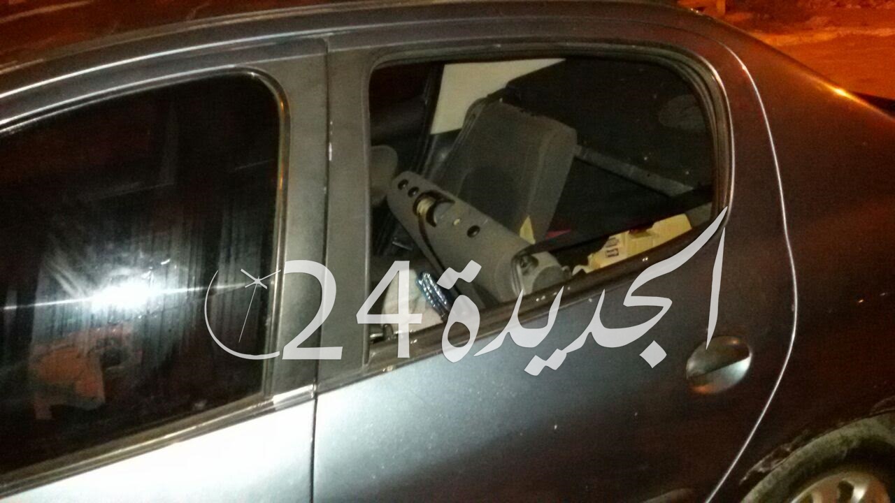 بالصور.. مجهولون يخربون ويسرقون 13 سيارة في حي السلام بالجديدة