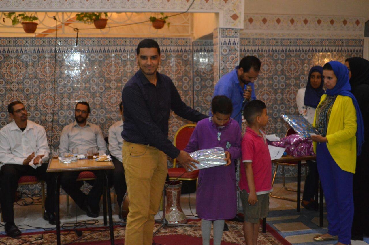 جمعية ''جون ماروكان'' توزع ملابس العيد على الأيتام بالجديدة