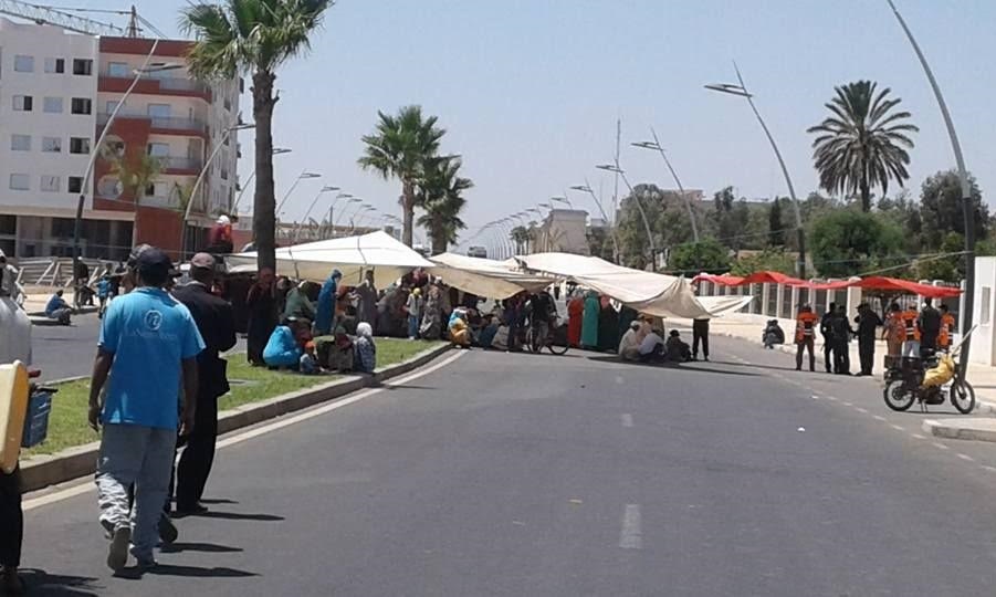 سلطات سيدي بنور ترضخ  لمطالب معتصمي حي القرية وتتعهد بتنفيذها  في أجل اقصاه  40 يوما