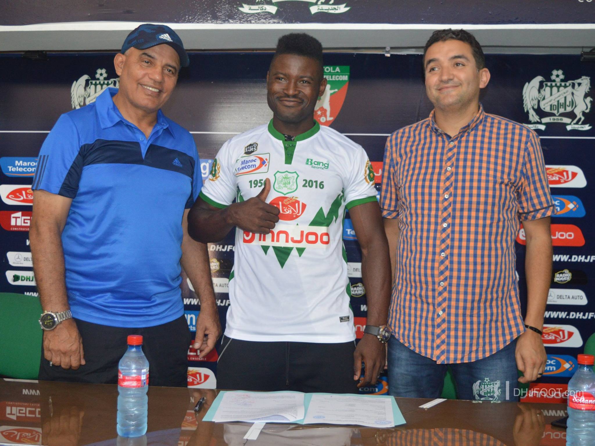 الدولي الكاميروني فابريس يوقع في كشوفات الدفاع الحسني الجديدي