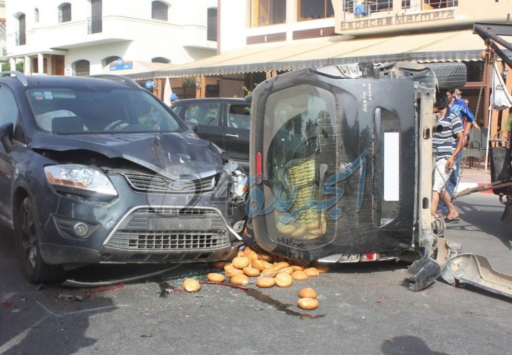 بالصور.. حادثة سير غريبة بين 3 سيارات قرب قصر العدالة بالجديدة‎