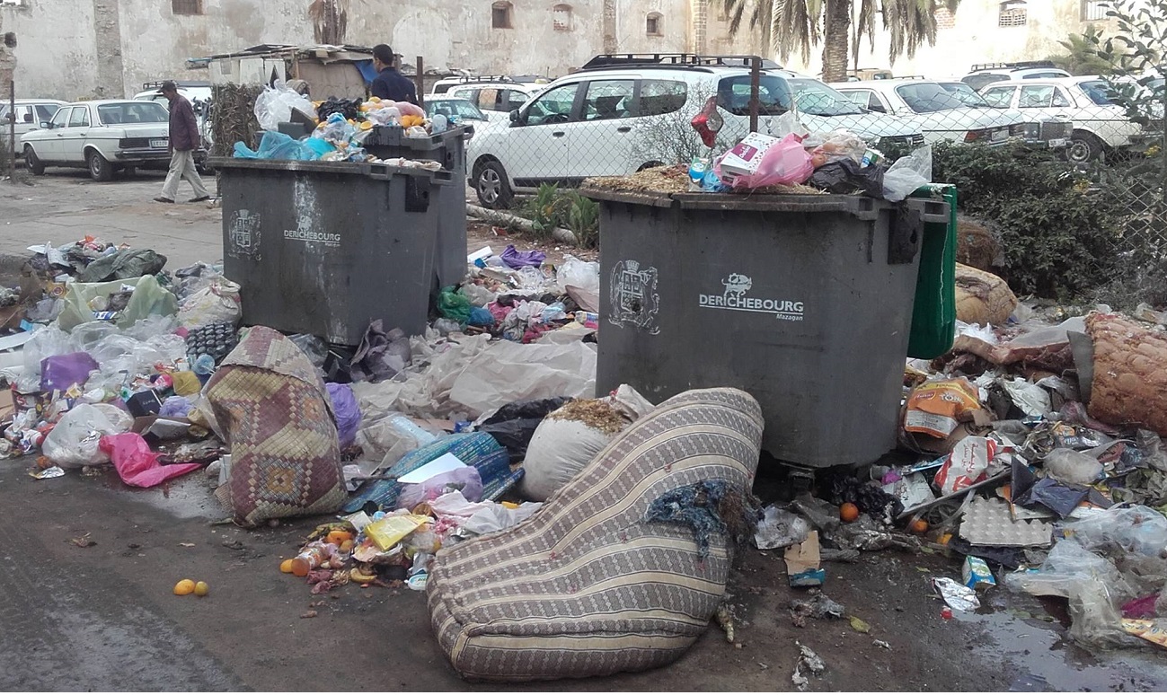 عمال النظافة بالجديدة يضربون عن العمل لمدة يومين وقطاع النظافة مهدد بالشلل