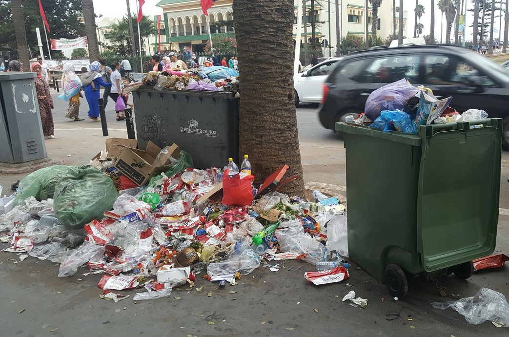 عاجل.. عمال النظافة بالجديدة يعلقون اضرابهم مؤقتا ويستأنفون عملهم يوم غد الثلاثاء