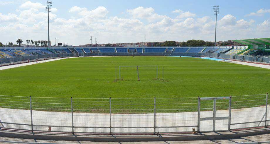 ملعب العبدي يلبس حلة جديدة وتخوفات من تحول أرضيته الى مصدر قلق للاعبين‎