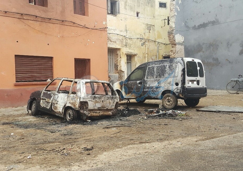 بالصور.. النيران تلتهم 3 سيارات في ظروف غامضة بوسط الجديدة