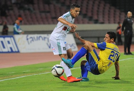 الدفاع الحسني الجديدي يجالس اللاعب القديوي ويرفض التعاقد معه