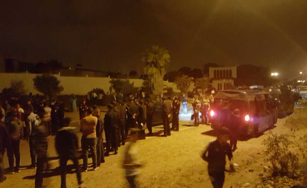 بالصور.. حوالي 200 طالب يتظاهرون بالجديدة والشرطة تعتقل 4 منهم بتهمة احتجاز رجل أمن‎