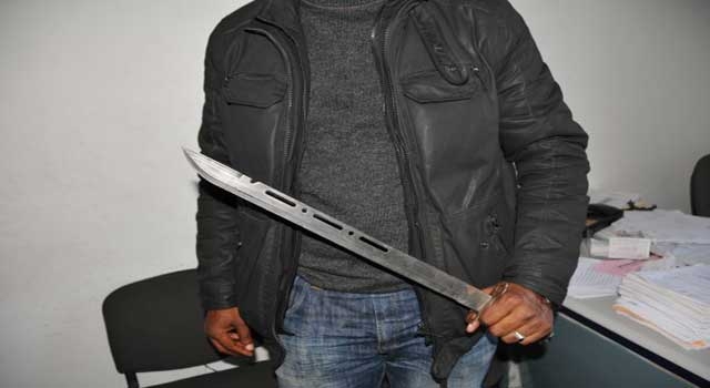 مجرم خطير يستنفر  عناصر الأمن بعد مهاجمته لصيدلية للحراسة بالزمامرة