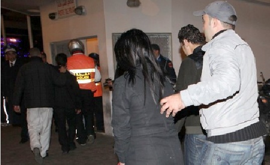 فتاة تسقط والدها بالجديدة في خيانة زوجية ووالدتها تصر على متابعته جنائيا