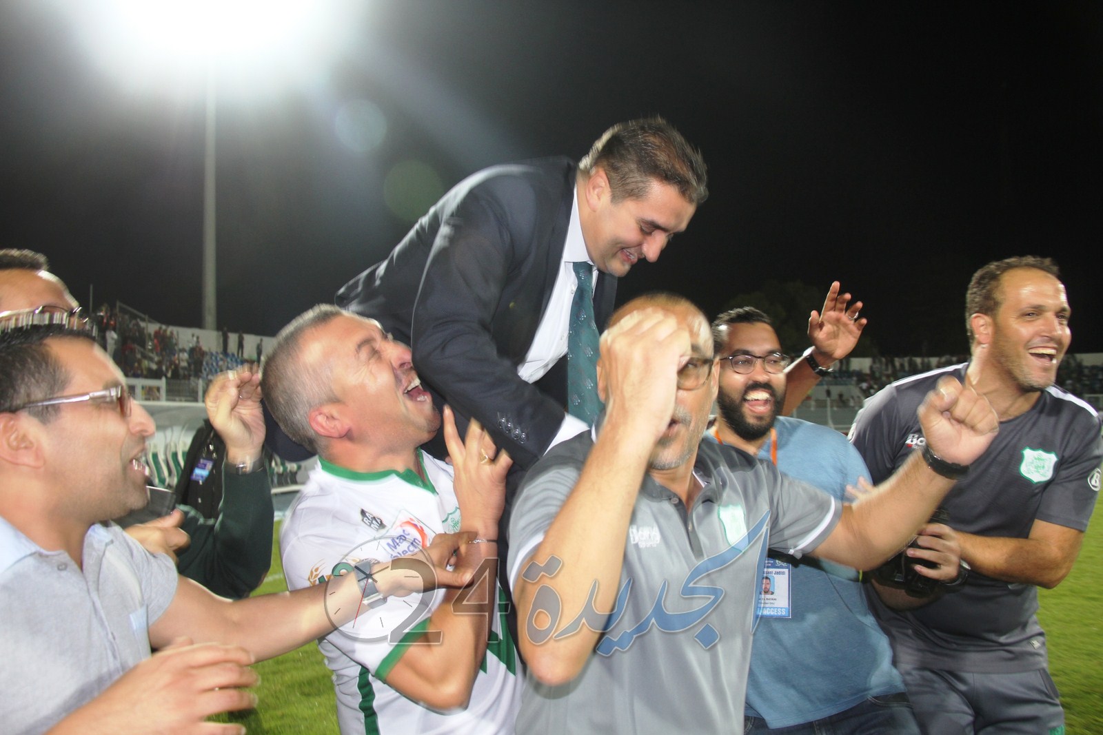 شاهد بالصور.. هكذا احتفل فريق الدفاع الجديدي بـتأهله المثير الى نهائي كأس العرش