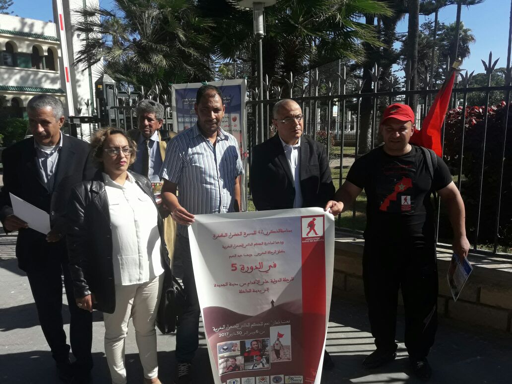 الرحالة يوسف عبد النعيم ينطلق من الجديدة في رحلة على الأقدام إلى الصحراء دعما للحكم الذاتي