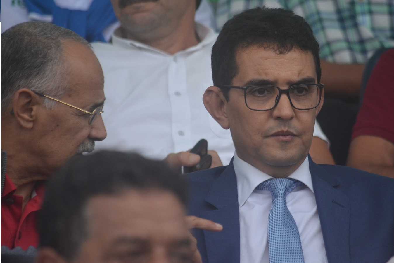 المجتمع المدني يتعرض على منحة لنادي الدفاع الحسني الجديدي متعدد الفروع ويعيد ملف الوضعية القانونية  لرئيسه في المجلس الجماعي إلى الواجهة