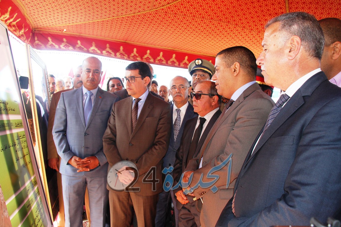 بالصور.. عامل الجديدة يشرف على إعطاء الانطلاقة لمجموعة من المشاريع بمناسبة عيد الاستقلال