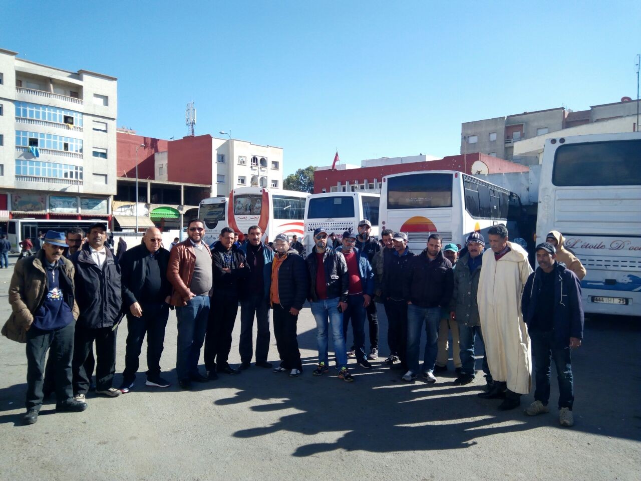 اضراب سائقي الحافلات يشل حركة النقل العمومي بالمحطة الطرقية لمدينة الجديدة