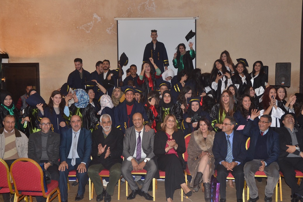 بالصور.. معهد ''ايكما سكول'' بالجديدة يحتفي بطلبته المتخرجين الجدد