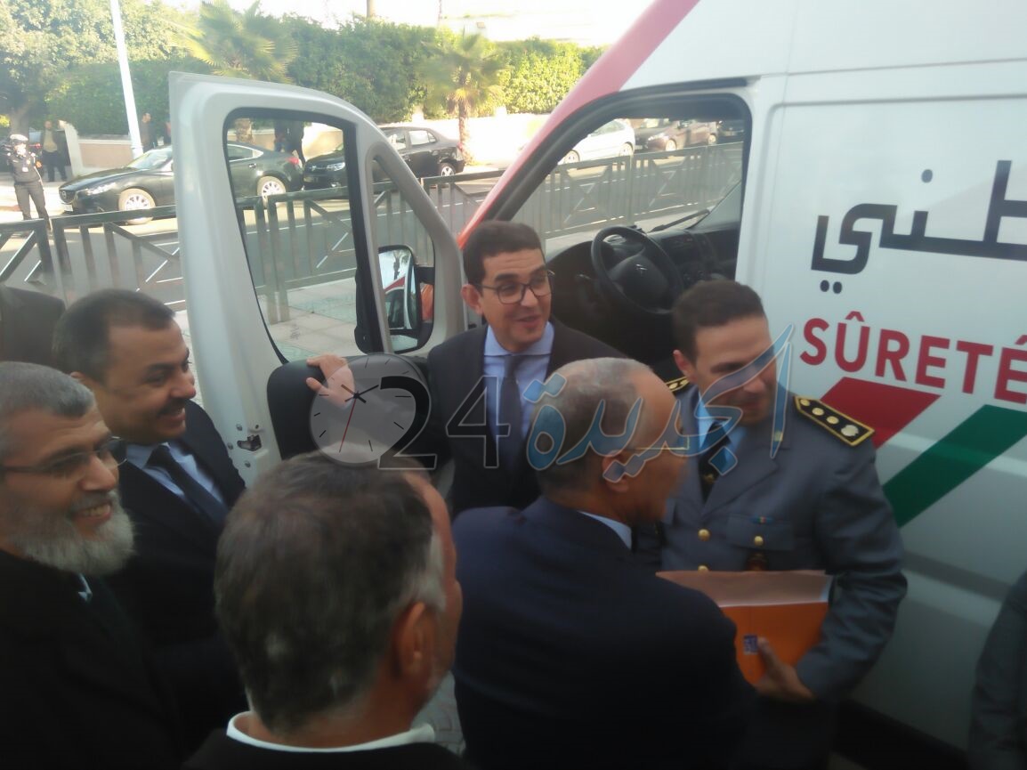 بالصور.. جماعة الجديدة توزع مجموعة من السيارات الجديدة على مصالح الامن الاقليمي