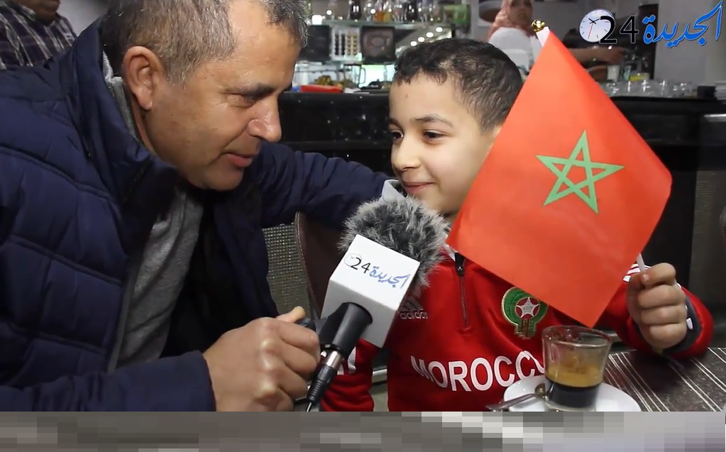 شاهد بالفيديو.. احتفالات الجماهير الدكالية بفوز المنتخب في مقهى ''بلاطو'' بالجديدة