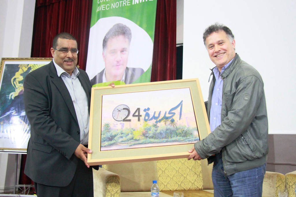 الروائي فؤاد العروي يحاضر بالجديدة حول موضوع العلوم الدقيقة و العلوم الإنسانية