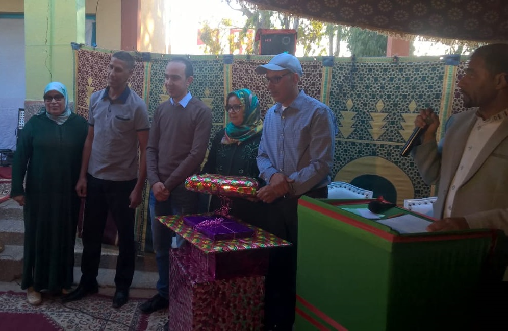 تكريم مدير مدرسة عقبة بن نافع بالزمامرة بعد احالته على التقاعد