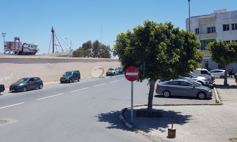 علامة مرورية تسبب اختناقا مروريا حادا بالجديدة ومطالب ب''رفع الحصار'' عن وسط المدينة