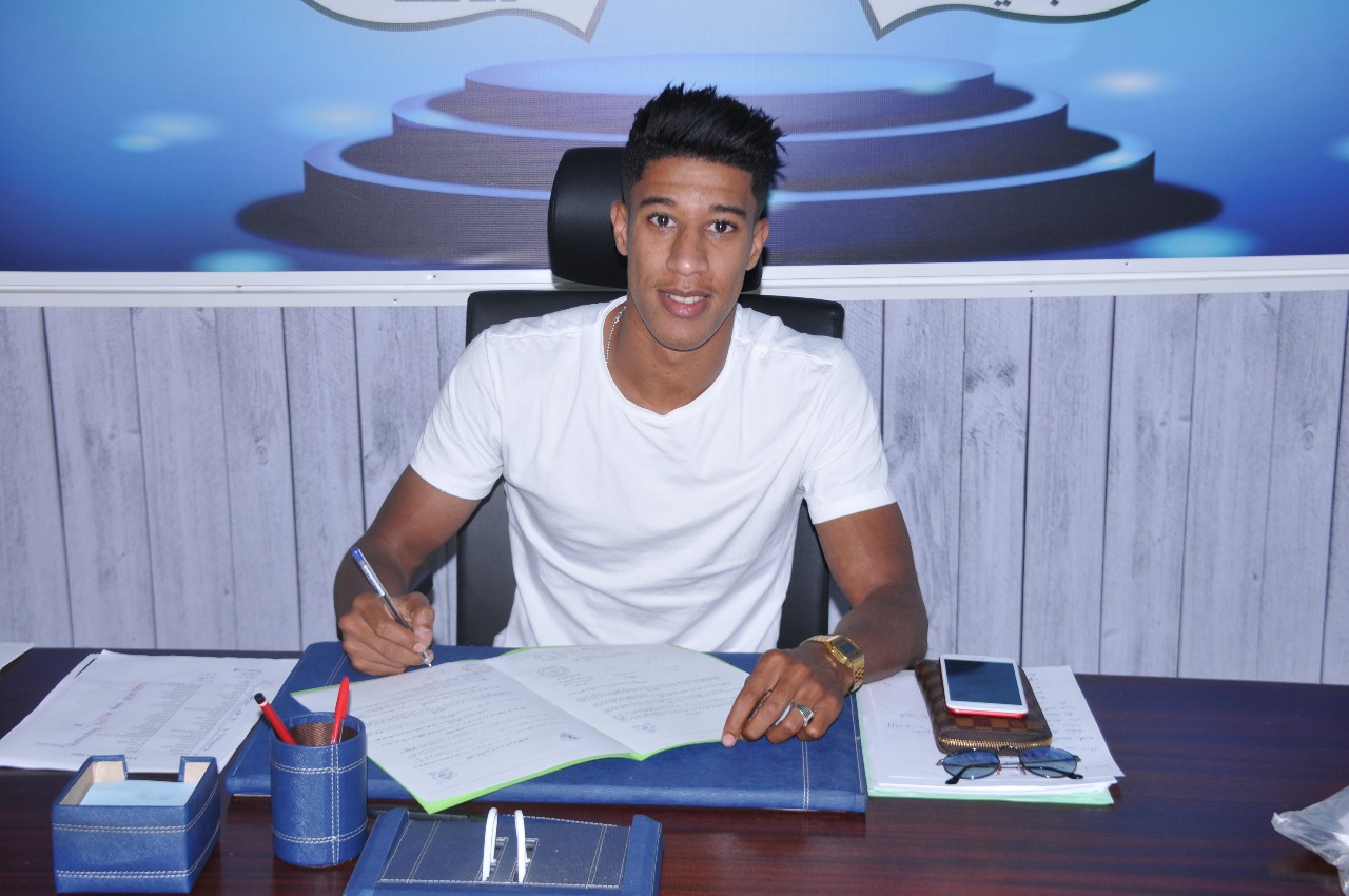 الدفاع الجديدي يعلن عن توصله الى اتفاق لتسريح اللاعب احداد إلى الزمالك المصري