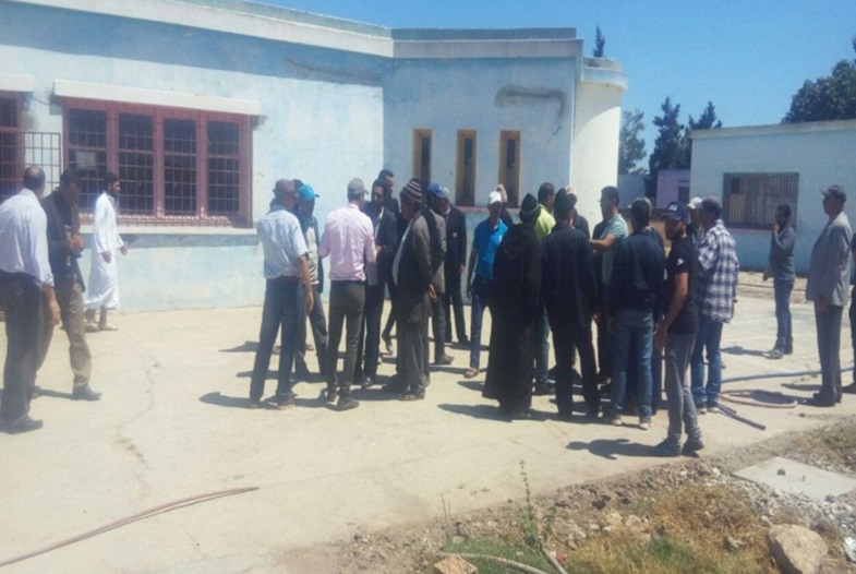 انزال مكثف للمواطنين بإعدادية الرشاد باولاد حمدان تزامنا مع تجديد مكتب جمعية آباء وأولياء التلاميذ