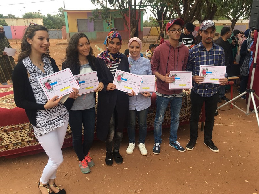 توزيع الجوائز على التلاميذ المتفوقين بمناسبة السنة الدراسية بمركزية بولعوان