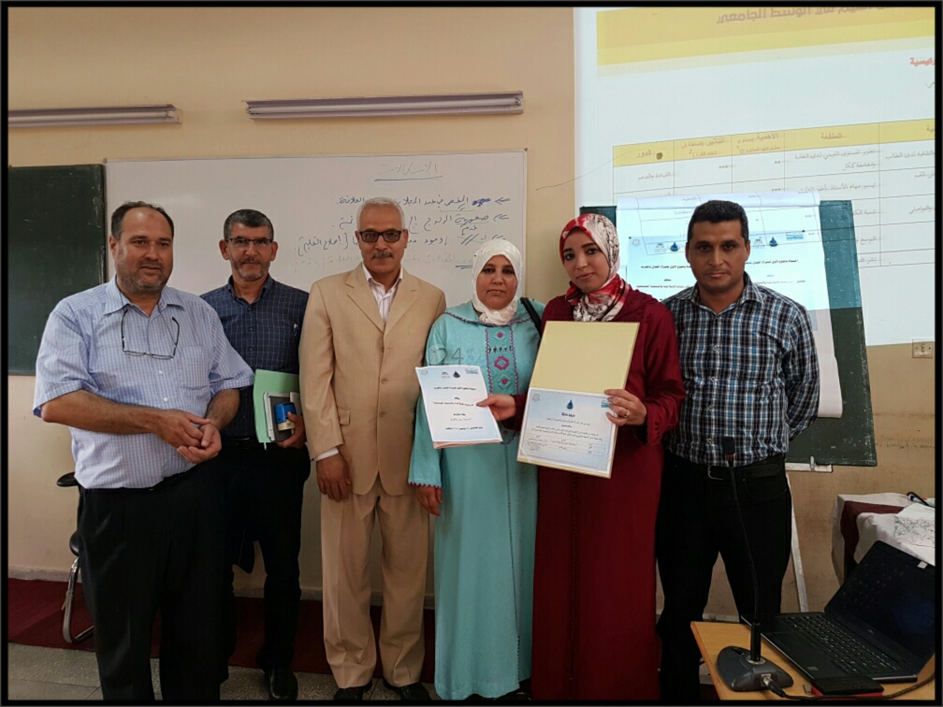 الاحتفاء بأحد خريجات الفوج الأول للمرأة العدل بالمغرب بكلية الآداب بالجديدة (صور+ فيديو)