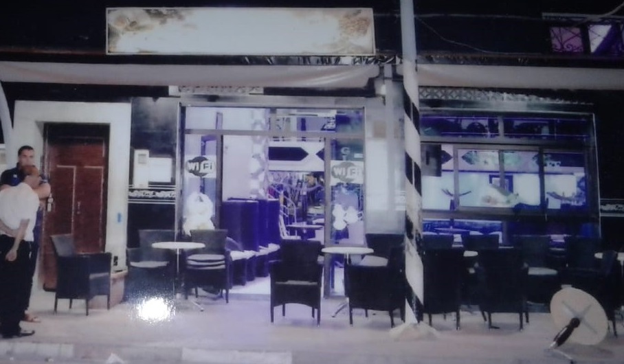 صاحب مقهى بالجديدة يطالب بتدخل الجهات الأمنية والقضائية لوقف اعتداءات منحرف على مصدر رزقه الوحيد