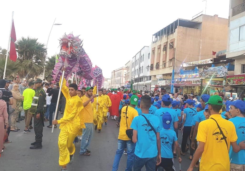 بالصور والفيديو.. ''كرنفال'' جوهرة يجوب شوارع الجديدة في يوم افتتاج المهرجان ‎